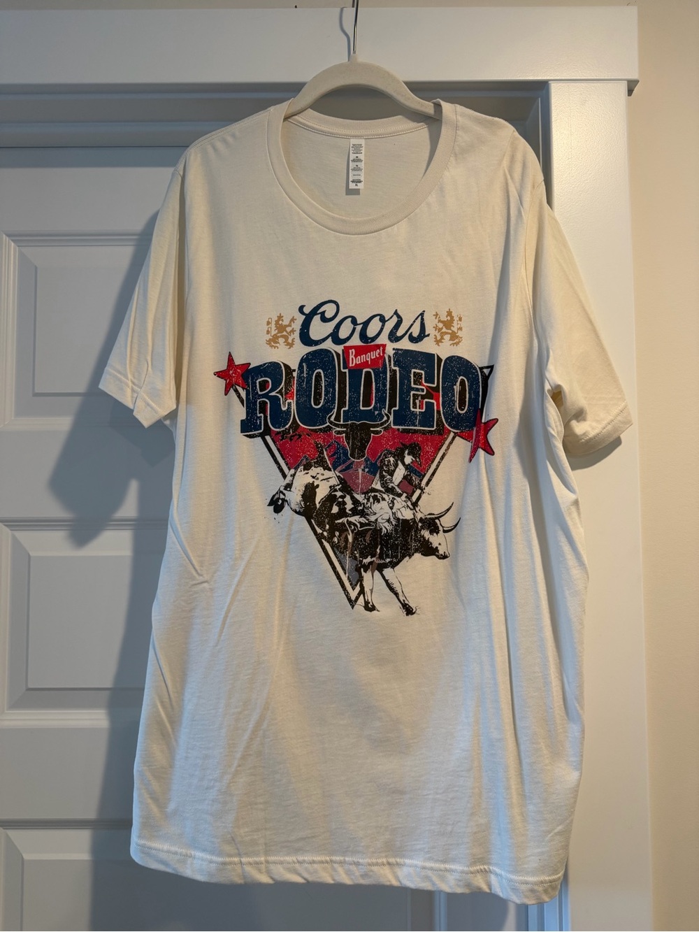 Gildan Cream Coors Rodeo Graphic Tee with Red & Blue Accents